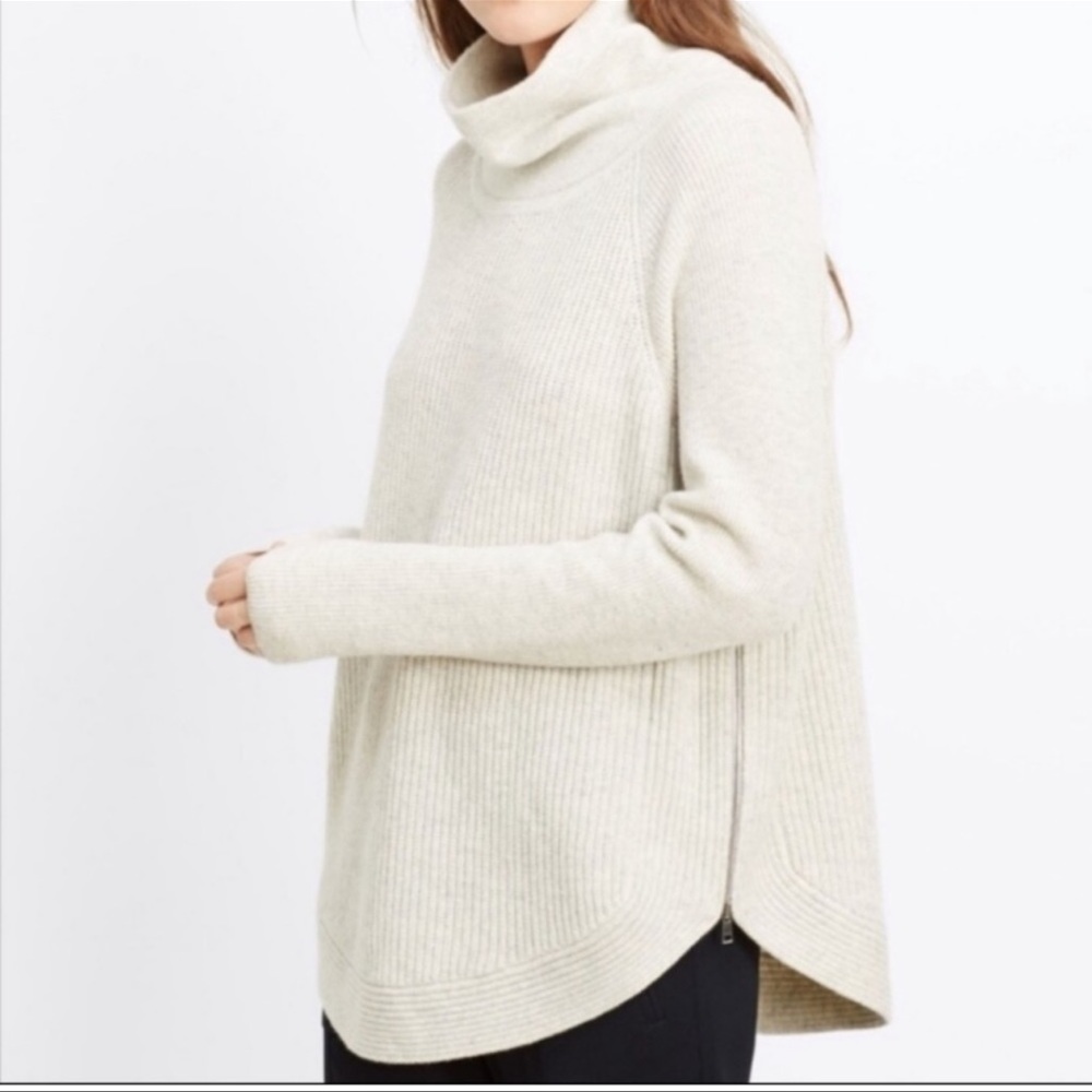 Vince Side Zip Ribbed Turtleneck Sweater In Heather Cloud